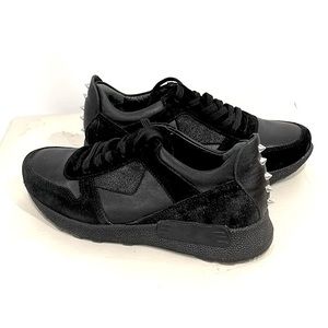 Fratelli Petridi   women’s black leather and suede sneakers .